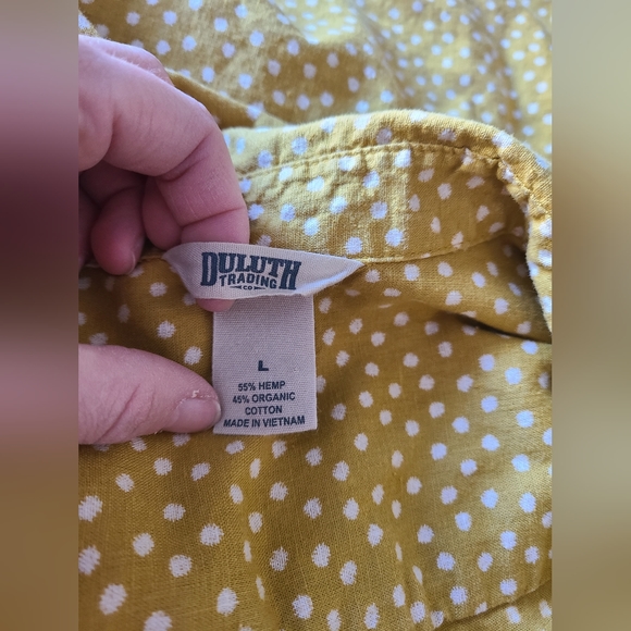 Duluth Trading Women's Yellow/White Polka Dot Top Women's Size L - Picture 9 of 11